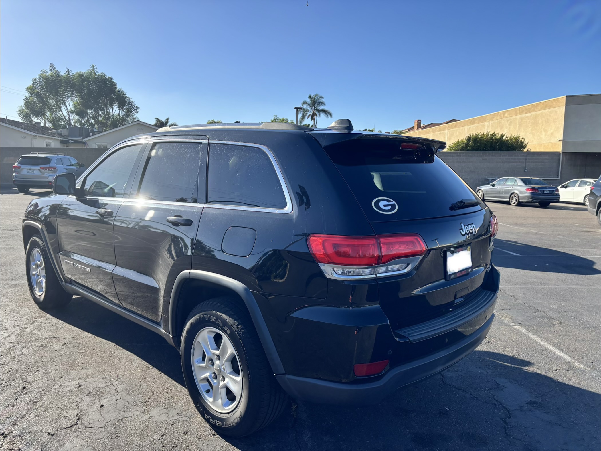 Used 2017 Jeep Grand Cherokee Laredo w/ Quick Order Package 2BE RWD image 2