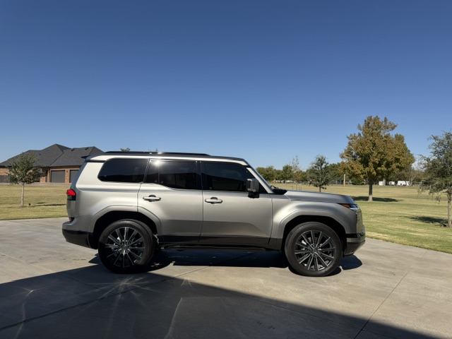 Used 2025 Lexus GX 550 w/ Accessory Package (Z1) AWD/4WD image 4