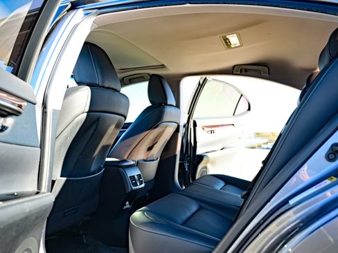 Used 2017 Lexus ES 300h 300h Sedan 4D image 13