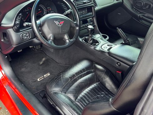 Used 2004 Chevrolet Corvette Coupe w/ Preferred Equipment Group image 11