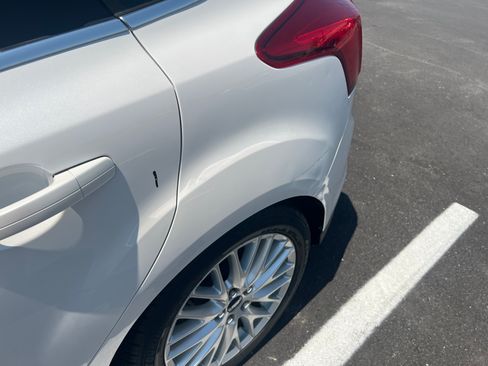 Used 2014 Ford Focus Titanium FWD image 11