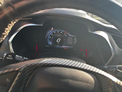 Used 2015 Chevrolet Corvette Z06 w/ 3LZ Preferred Equipment Group image 16