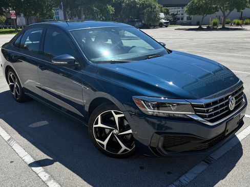 Used 2021 Volkswagen Passat 2.0T R-Line image 2