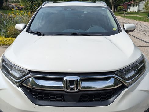 Used 2018 Honda CR-V Touring image 1