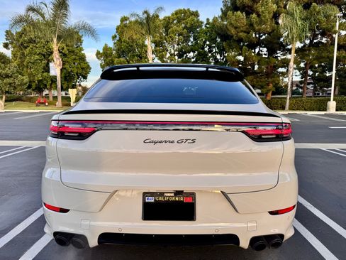 Used 2022 Porsche Cayenne GTS image 9