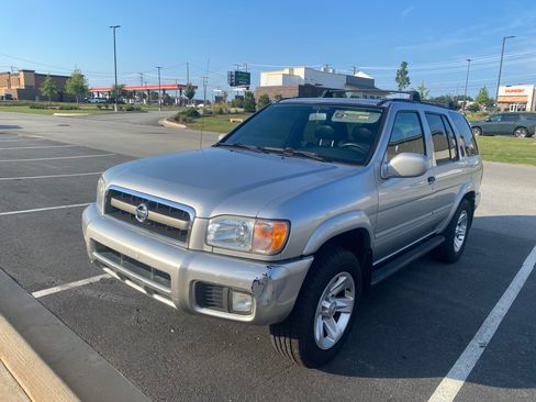 Used 2002 Nissan Pathfinder LE RWD image 4