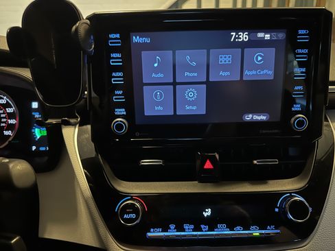 Used 2022 Toyota Corolla SE FWD image 5