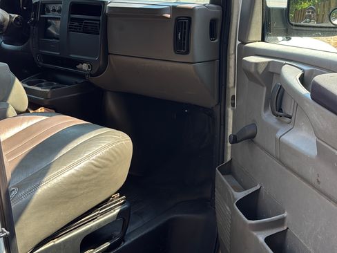 Used 2007 Chevrolet Express 1500 RWD image 6