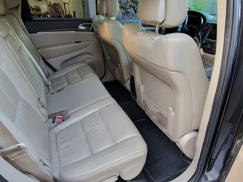 Used 2014 Jeep Grand Cherokee Limited w/ Trailer Tow Group IV image 17