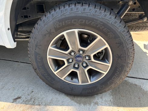 Used 2017 Ford F150 XLT w/ Equipment Group 302A Luxury AWD/4WD image 15
