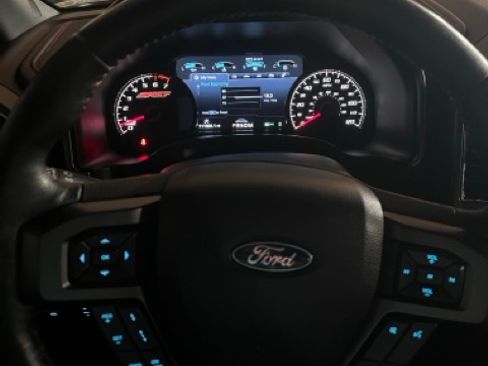 Used 2019 Ford F150 Lariat w/ Equipment Group 502A Luxury AWD/4WD image 16