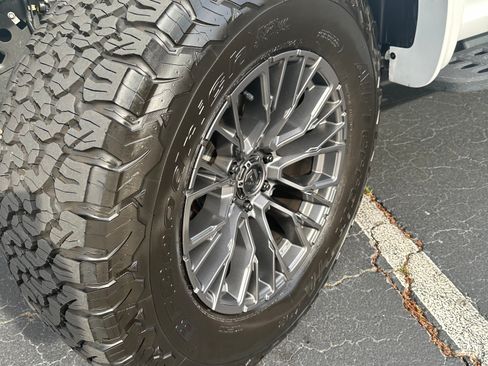 Used 2020 Ford F150 Raptor w/ Equipment Group 802A Luxury image 16