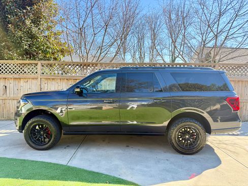 Used 2023 Ford Expedition Max Limited image 2