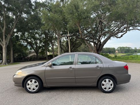 Used 2004 Toyota Corolla LE FWD image 5