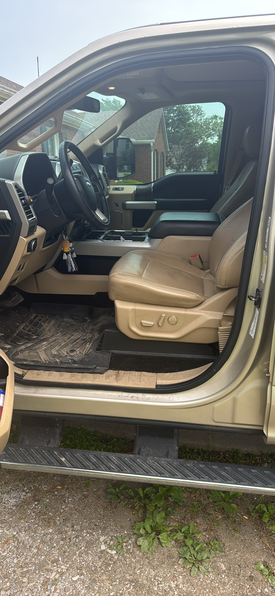 Used 2017 Ford F250 Lariat w/ Lariat Ultimate Package AWD/4WD image 6