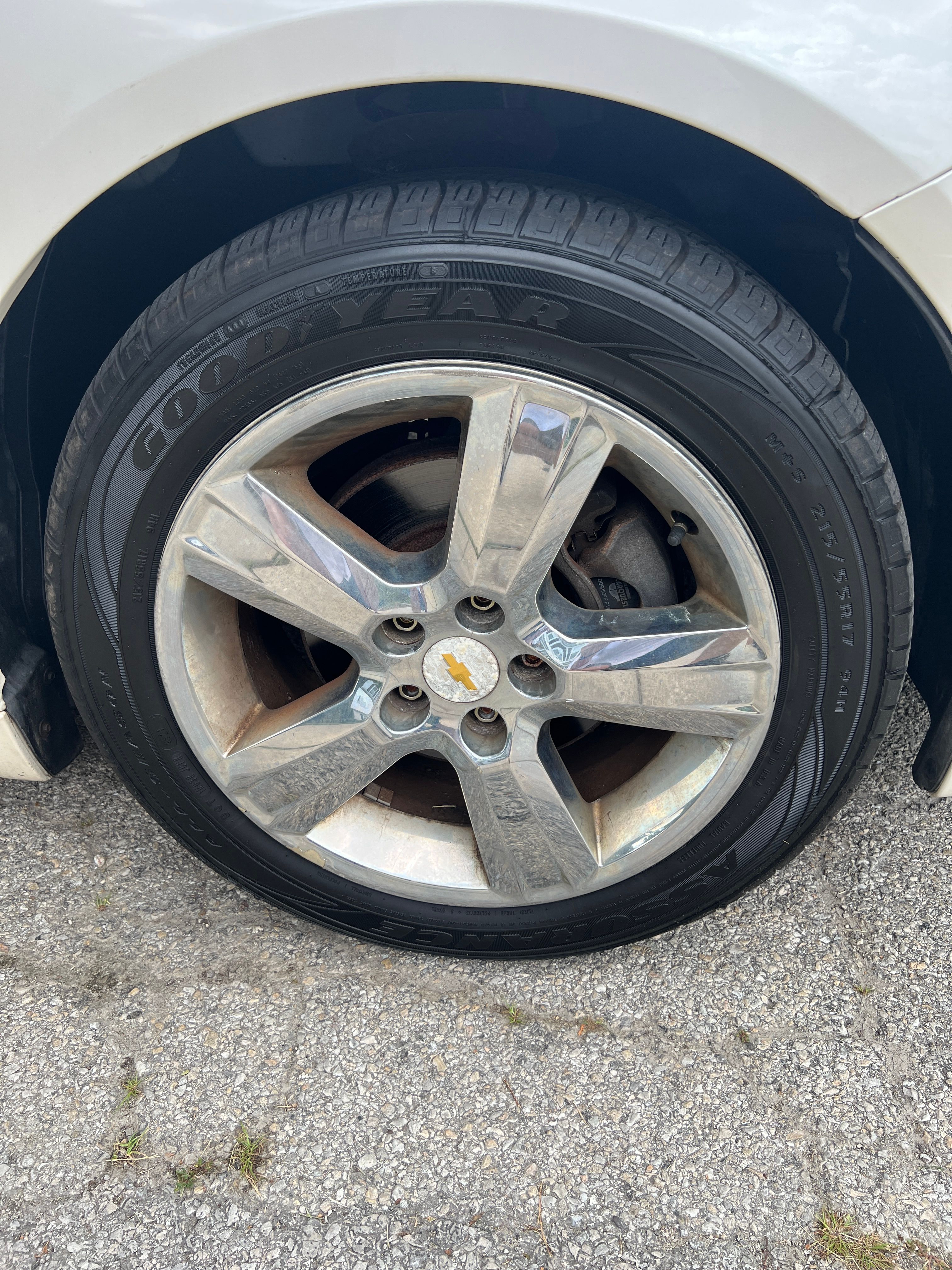 Used 2011 Chevrolet Malibu LT w/ White Diamond Premium Package FWD image 9