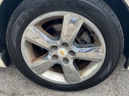 Used 2011 Chevrolet Malibu LT w/ White Diamond Premium Package FWD image 9