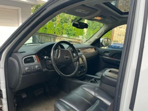 Used 2008 GMC Yukon XL SLT AWD/4WD image 13