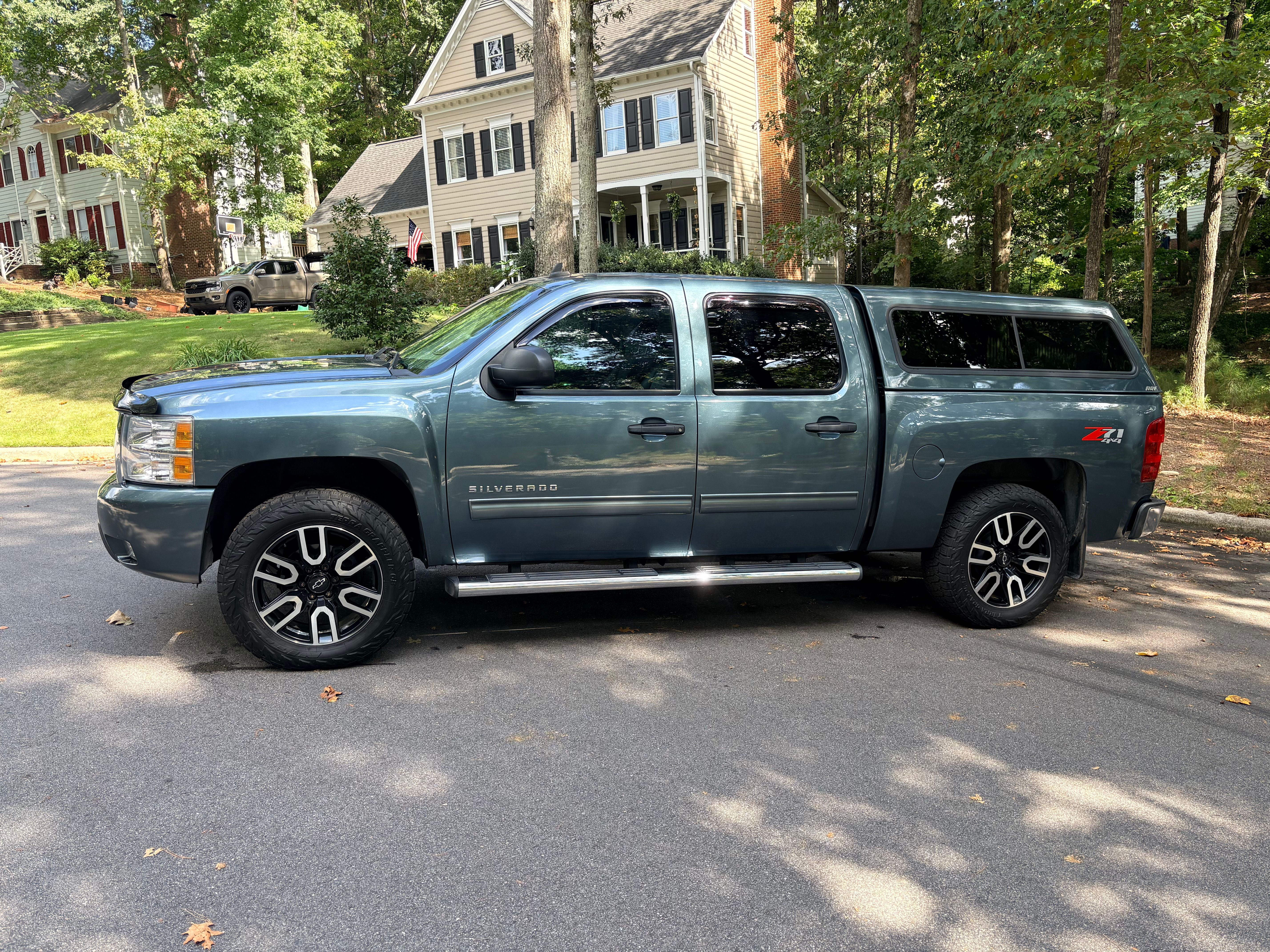 Used 2010 Chevrolet Silverado 1500 LT w/ Power Pack Plus AWD/4WD image 13