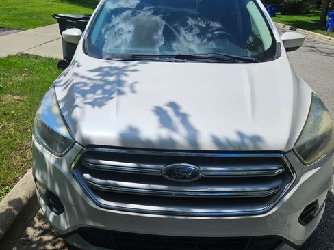 Used 2017 Ford Escape SE AWD/4WD image 10