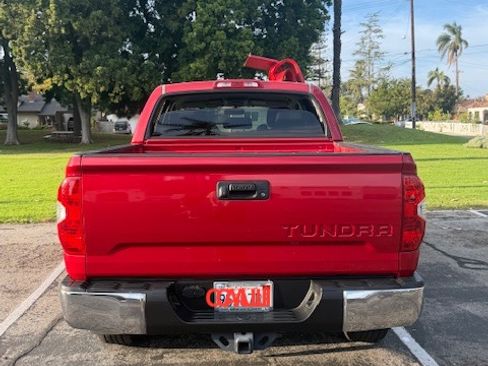 Used 2017 Toyota Tundra SR5 w/ SR5 Upgrade Package image 17