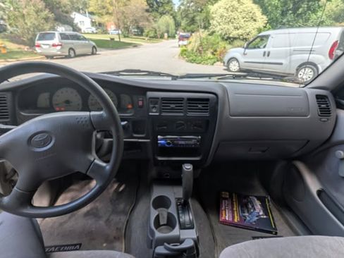 Used 2003 Toyota Tacoma 2WD Xtracab image 8