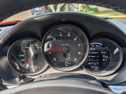 Used 2014 Porsche Boxster image 29