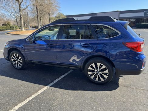 Used 2017 Subaru Outback 3.6R Limited image 1