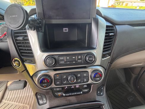 Used 2019 Chevrolet Suburban Premier AWD/4WD image 17