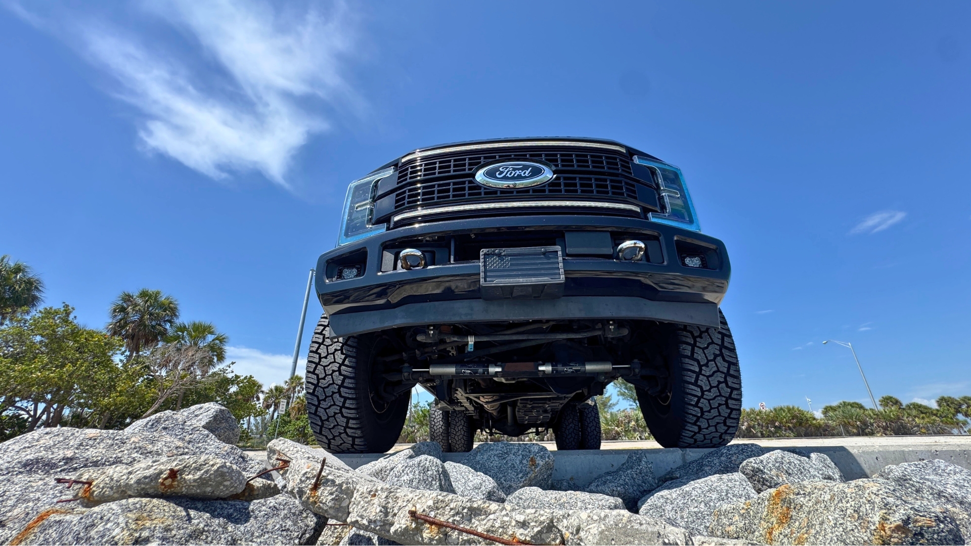 Used 2019 Ford F350 4x4 Crew Cab DRW Super Duty image 4