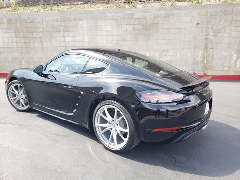 Used 2022 Porsche 718 Cayman image 4