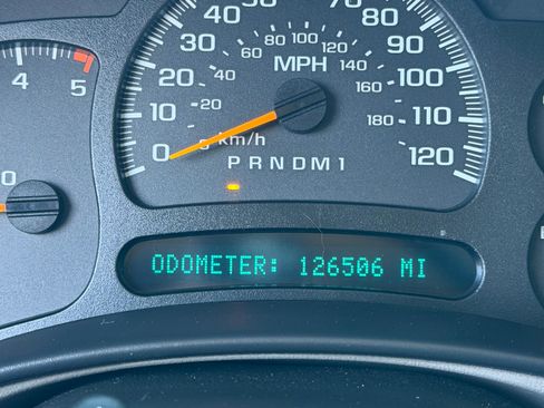 Used 2006 Chevrolet Silverado 2500 LT w/ Heavy-Duty Power Package AWD/4WD image 31