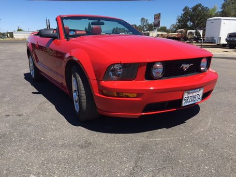 Used 2006 Ford Mustang GT image 18