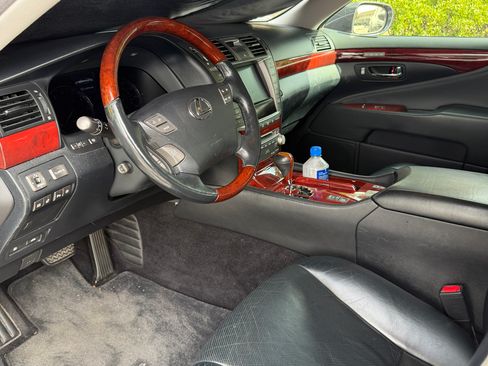 Used 2011 Lexus LS 460 L w/ Luxury Value Edition image 19