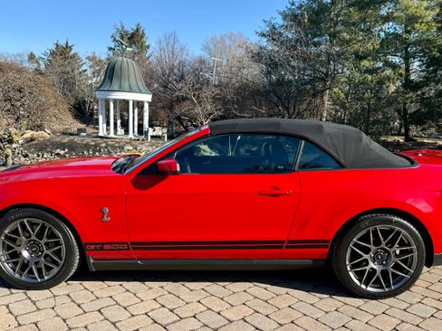 Used 2011 Ford Mustang Shelby GT500 w/ SVT Performance Pkg image 2