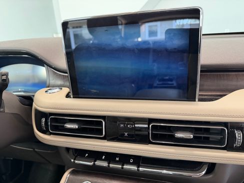 Used 2020 Lincoln Aviator Reserve w/ Equipment Group 202A AWD/4WD image 13