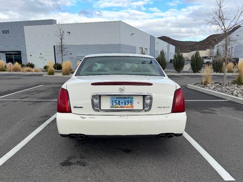 Used 2004 Cadillac De Ville Sedan image 2
