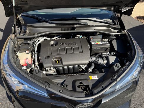 Used 2019 Toyota C-HR Limited image 9