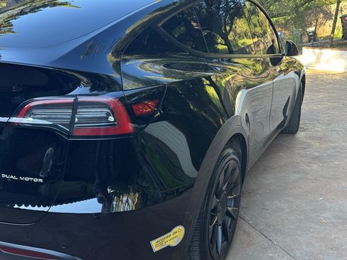 Used 2022 Tesla Model Y Long Range image 2
