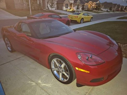 Used 2005 Chevrolet Corvette Coupe w/ Preferred Equipment Group image 4