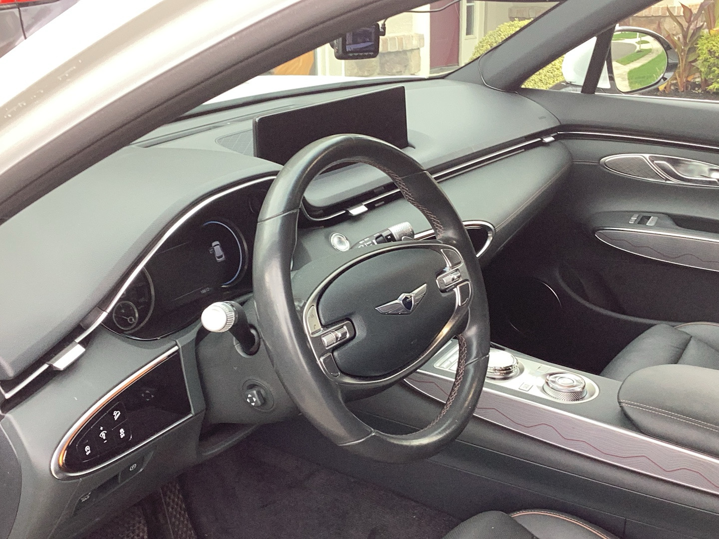 Used 2023 Genesis GV70 2.5T w/ Advanced Package AWD/4WD image 2