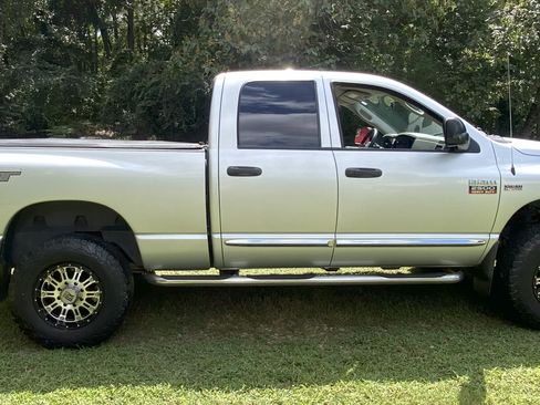 Used 2009 Dodge Ram 2500 Truck SXT image 29