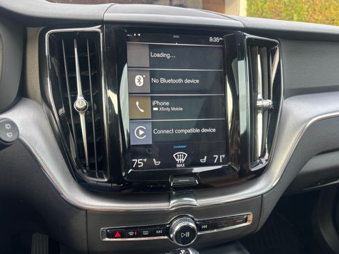 Used 2020 Volvo XC60 T5 Momentum w/ Protection Package Premier image 12