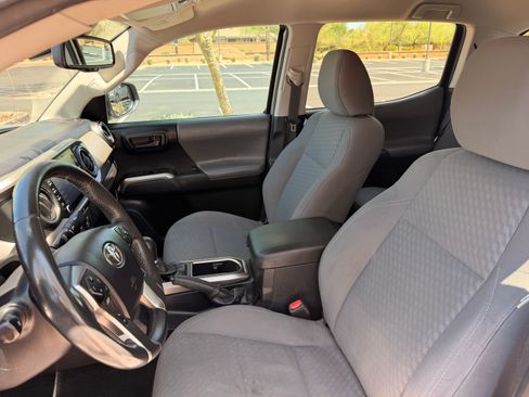 Used 2021 Toyota Tacoma SR5 RWD image 23