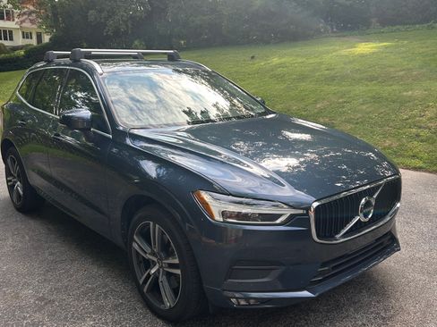 Used 2021 Volvo XC60 T6 Momentum w/ Premium Package AWD/4WD image 6
