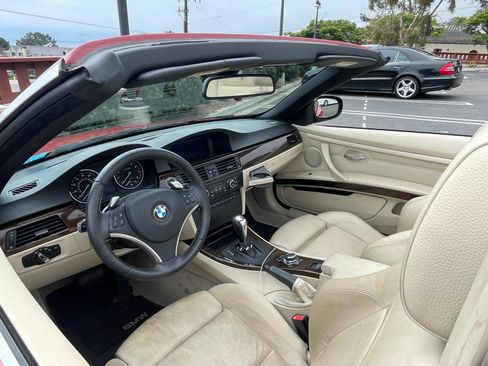 Used 2010 BMW 335i Convertible RWD image 9