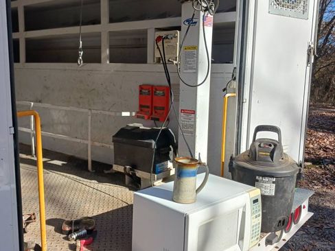 Used 2015 Ford F550 2WD Regular Cab Super Duty image 6