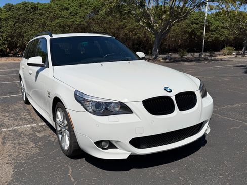 Used 2010 BMW 535i xDrive Wagon AWD/4WD image 6