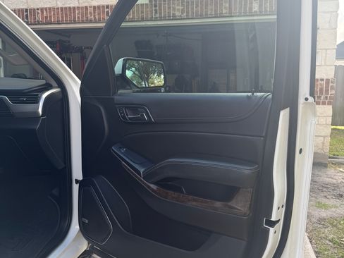 Used 2015 Chevrolet Suburban LT w/ Luxury Package image 21