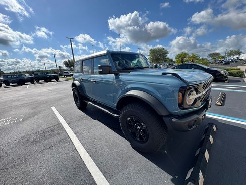 Used 2023 Ford Bronco Wildtrak image 6
